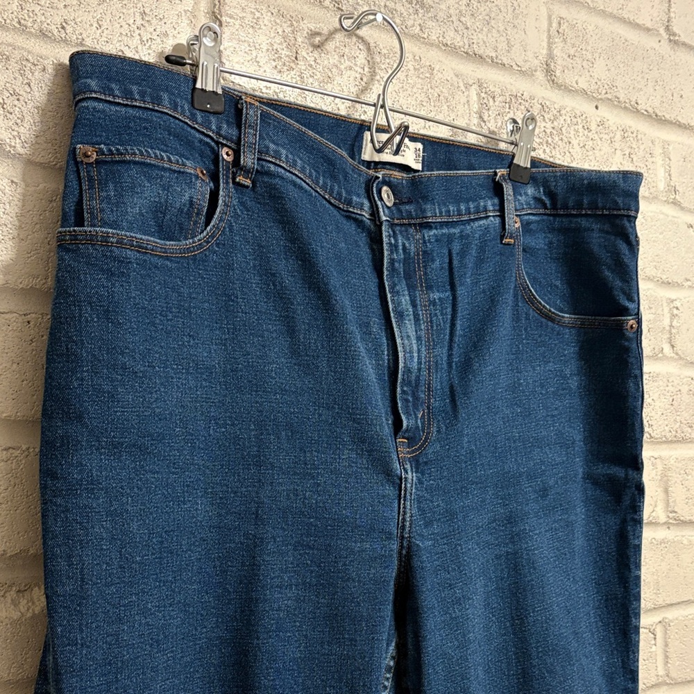 Abercrombie & Fitch Curve Love Ultra High Rise Ankle Straight Jean